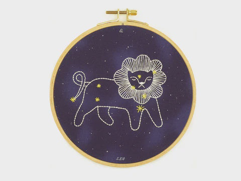 Hoop Art Embroidery Kit - Leo