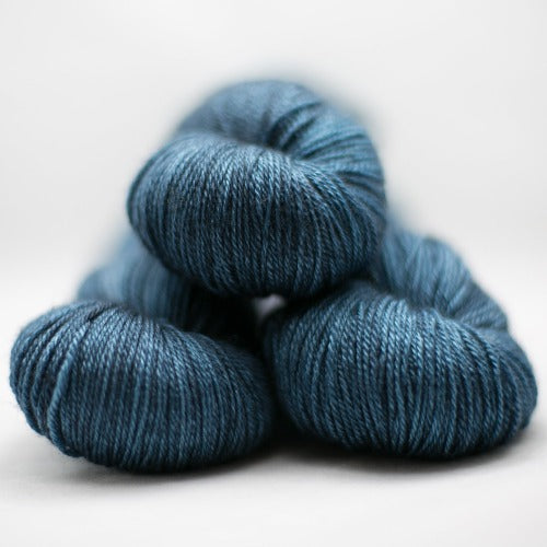 The Uncommon Thread - BFL Light DK - Orion